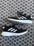 Adidas zaalhockeyschoenen maat 37 1/3, Kleding | Heren, Ophalen of Verzenden, Zo goed als nieuw, Zwart, Sneakers of Gympen