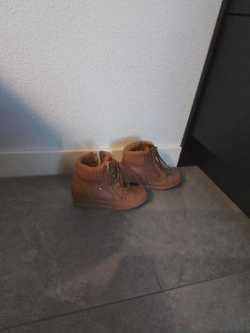Bruine boots met verborgen sleehak mt 37 beschikbaar voor biedingen