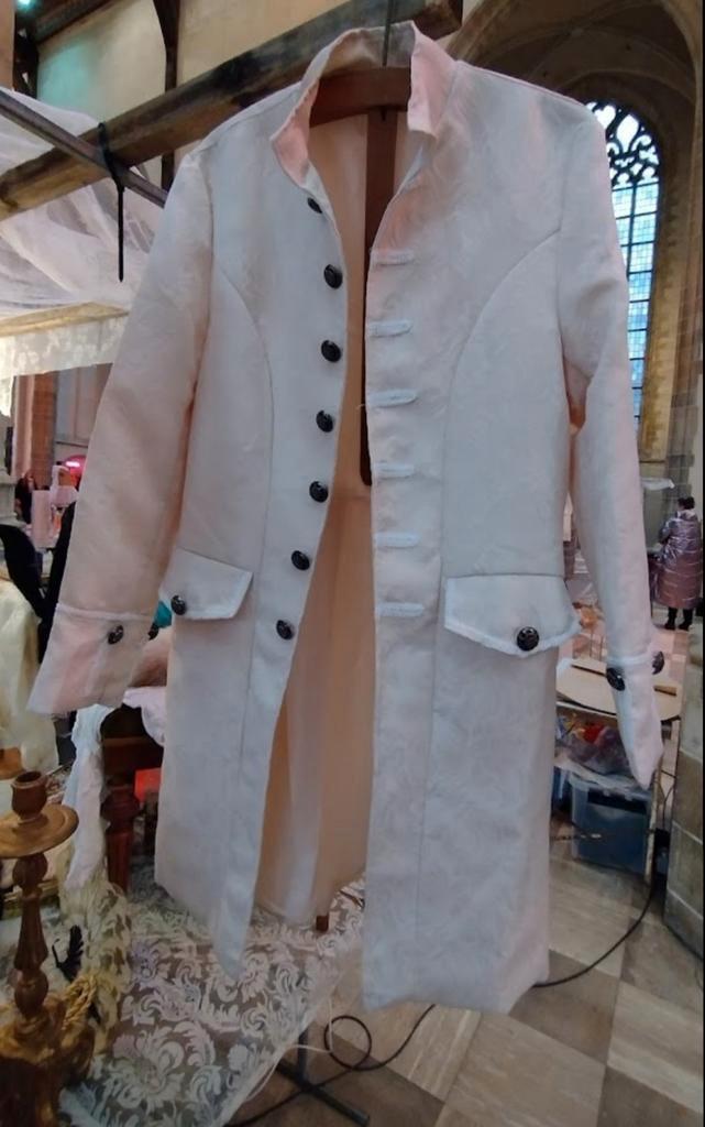 Mooie crème kleurige damesjas 🌹, Antiek en Kunst, Antiek | Kleding en Accessoires, Ophalen of Verzenden