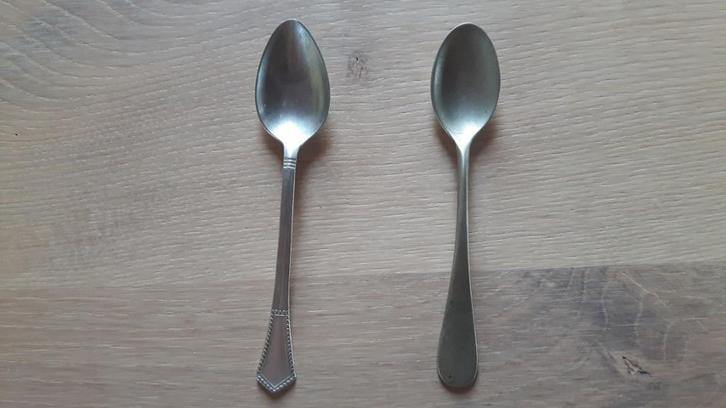 Theelepels, 2 stuks uit de oude doos, Verzamelen, Porselein, Kristal en Bestek, Gebruikt, Bestek, Metaal, Ophalen of Verzenden
