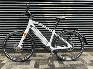 Stromer ST2 Pinion 983 Demo Moon Grey Medium Sport 2025 beschikbaar voor biedingen