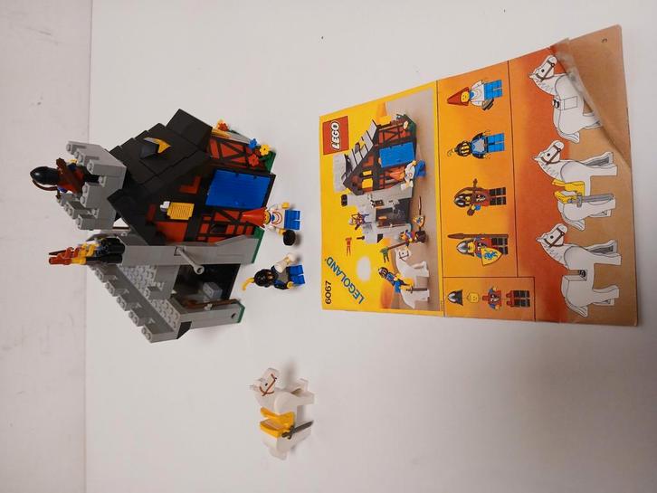 Vintage lego castle 6067 guarded inn met manual, Kinderen en Baby's, Speelgoed | Duplo en Lego, Zo goed als nieuw, Ophalen of Verzenden