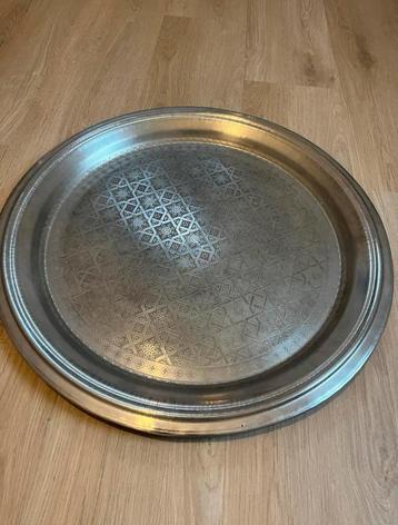 Zilverkleurige schaal van lifestyle diameter 65 cm beschikbaar voor biedingen