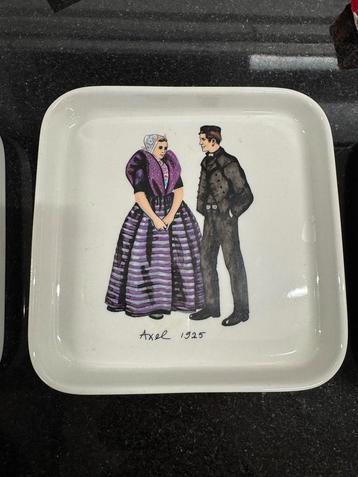 Antieke Villeroy & Boch Klederdracht Schaaltjes beschikbaar voor biedingen