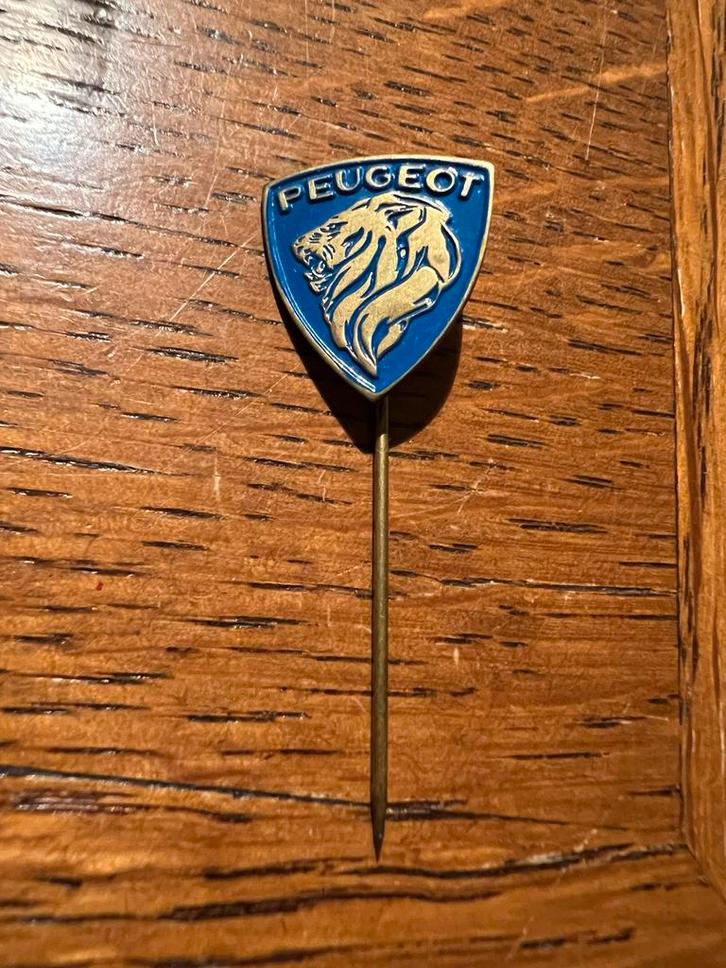 Vintage Peugeot Pin Badge, Auto diversen, Autostickers, Ophalen of Verzenden