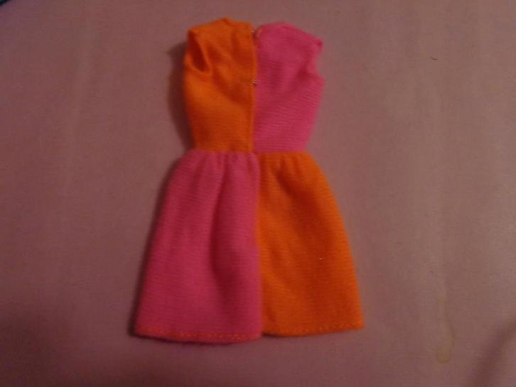 Barbie Red White N' Warm REPRO jurk, Verzamelen, Poppen, Nieuw, Kleertjes, Ophalen of Verzenden