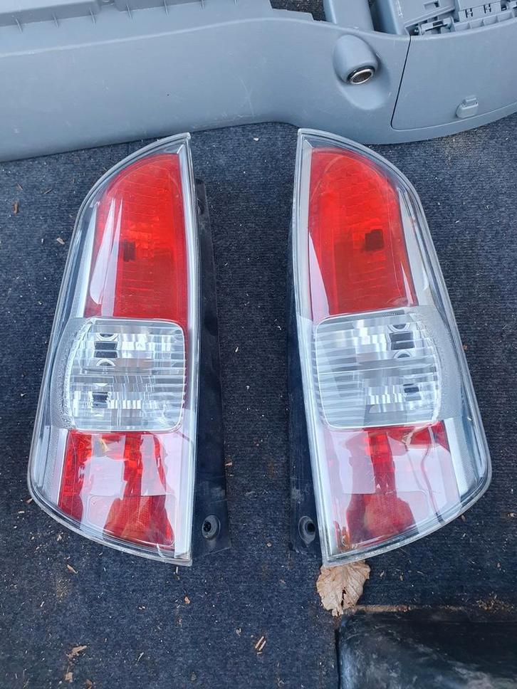 Achterlicht RECHTS Daihatsu Sirion 2 / Subaru Justy zgan., Auto-onderdelen, Verlichting, Daihatsu, Subaru, Ophalen of Verzenden