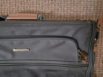 Samsonite kledinghoes beschikbaar voor biedingen