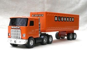 Buddy L Japan Mack 1978 Cruisliner + oplegger Blokker. beschikbaar voor biedingen