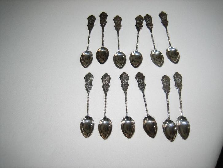 12 mooie koffie/thee lepeltjes verzilverd, "maandlepeltjes", Antiek en Kunst, Antiek | Bestek, Ophalen of Verzenden