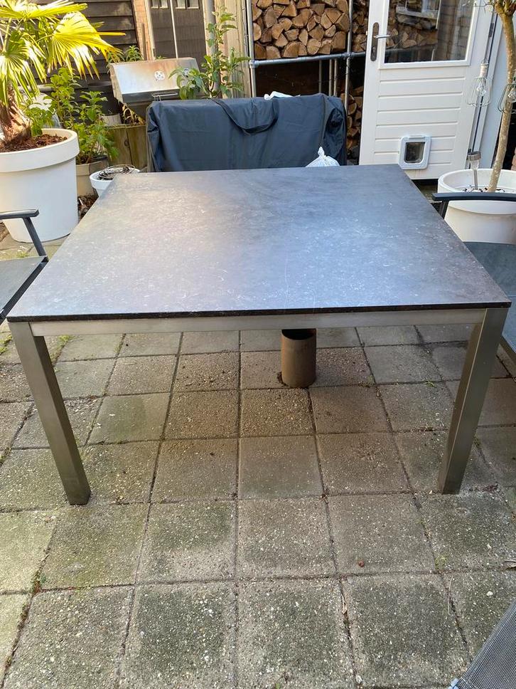Harstenen tafel met rvs onderstel en tuinbankjes, Tuin en Terras, Tuintafels, Zo goed als nieuw, Rechthoekig, Rvs, Ophalen