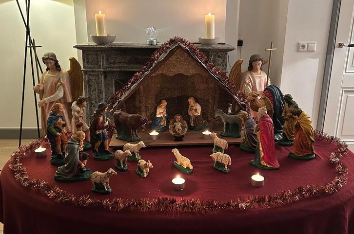 Prachtige complete Kerstgroep 22-delig 23 cm hoog, Antiek en Kunst, Antiek | Religie, Ophalen of Verzenden