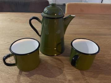 D616 Emaille Vintage Theepot Koffiepot met passende bekers beschikbaar voor biedingen