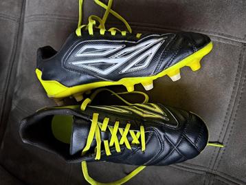 Kipstra voetbal schoenen mt 41 beschikbaar voor biedingen