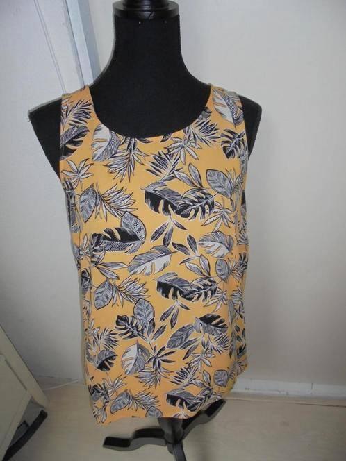 Gele top met bladerenprint Primark maat 42, Kleding | Dames, Tops, Zo goed als nieuw, Maat 42/44 (L), Geel, Zonder mouw, Ophalen of Verzenden