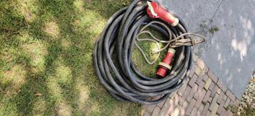 63A stroomkabel. 30 meter lang beschikbaar voor biedingen