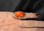 Gouden antieke ring met bloedkoraal. 206/85, Ophalen of Verzenden, Goud, Ring, Met edelsteen