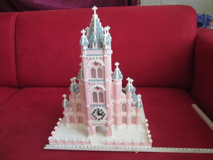 bouwsteentjes miniatuur roze kathedraal ho chi minh/tan dinh, Kinderen en Baby's, Speelgoed | Bouwstenen, Gebruikt, Overige merken
