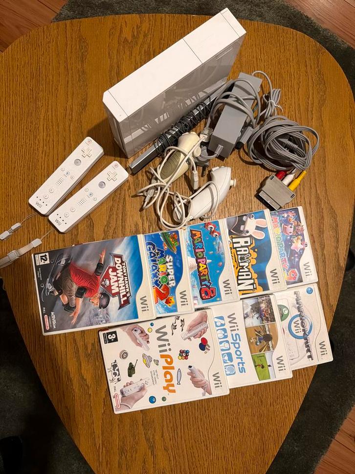 Nintendo Wii Compleet + 2 Remotes + 8 Games, Spelcomputers en Games, Games | Nintendo Wii, Gebruikt, Avontuur en Actie, 2 spelers