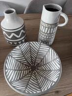 Decoratieve Vaas, Kan en Schaal Set, Wit, Aardewerk of Porselein, Ophalen of Verzenden, Zo goed als nieuw