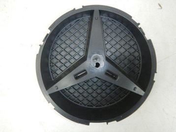Mercedes-Benz A-Klasse W176 Logo Grille Houder A0008880060 beschikbaar voor biedingen