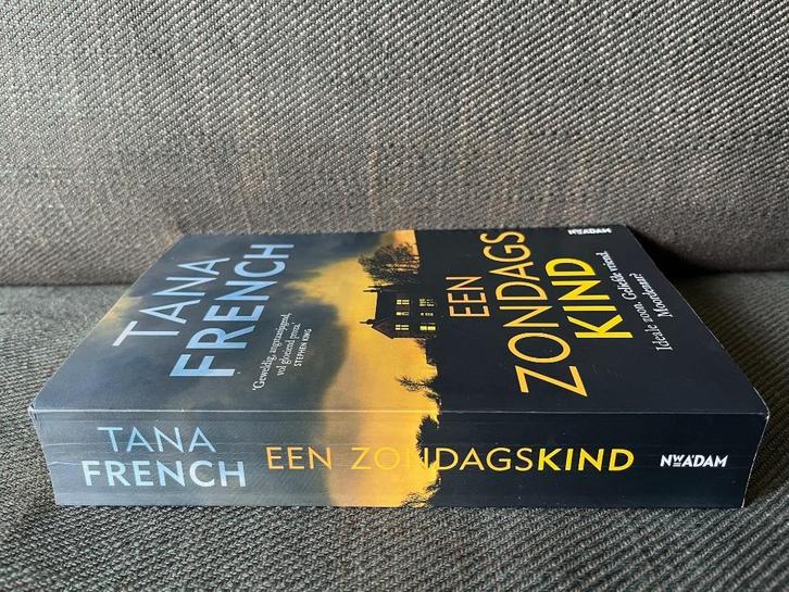 Tana French - Een zondagskind. (2020), Boeken, Thrillers, Zo goed als nieuw, Ophalen of Verzenden