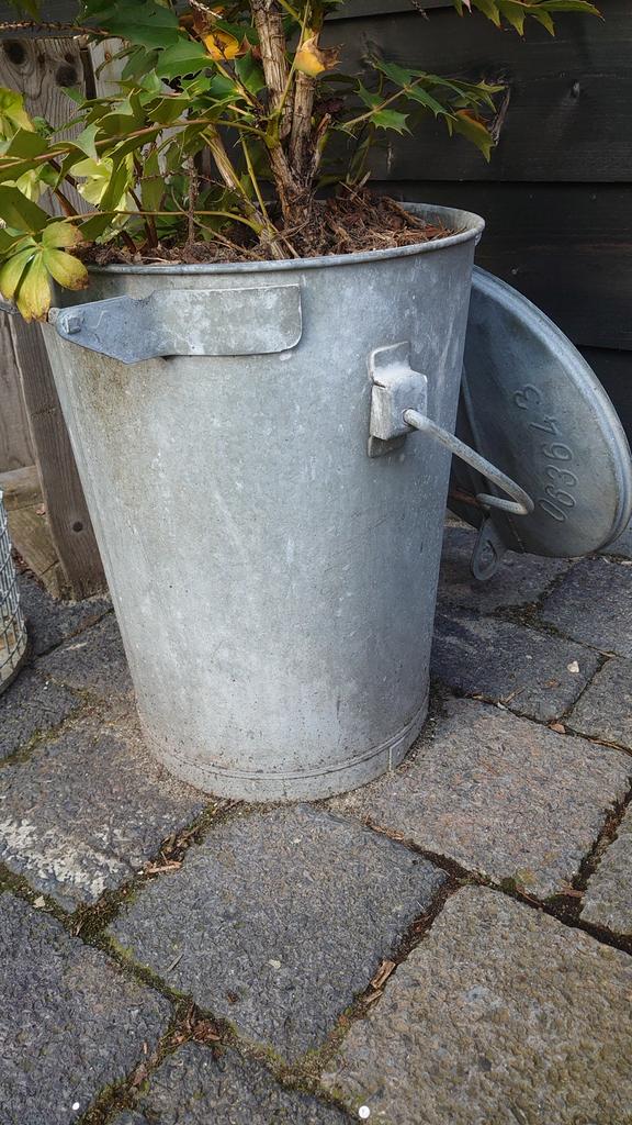 3 st. Zinken vuilnisbak met gaten, Ophalen, Gebruikt