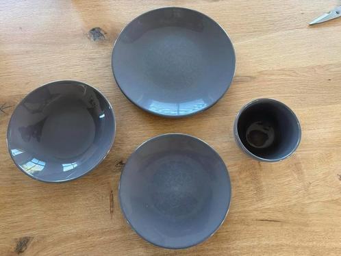 Serviesset Casa Alegre 5 a 6 personen donkergrijs, Huis en Inrichting, Keuken | Servies, Gebruikt, Compleet servies, Overige stijlen
