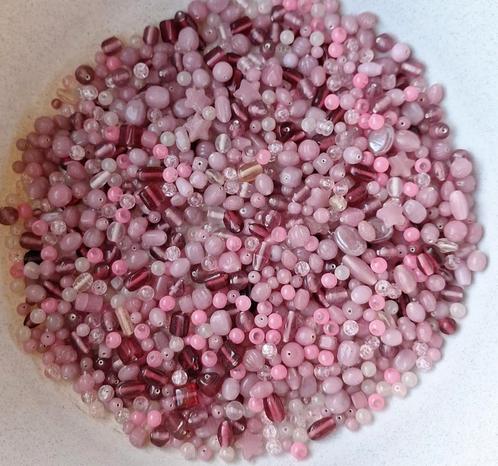 Ruim 1 kilo roze glas kralen mix 1-2 cm, Hobby en Vrije tijd, Kralen en Sieraden maken, Nieuw, Kraal, Verzenden