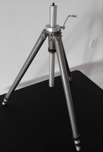 Gitzo Cremaillere 3 Statief
Made in France

  beschikbaar voor biedingen