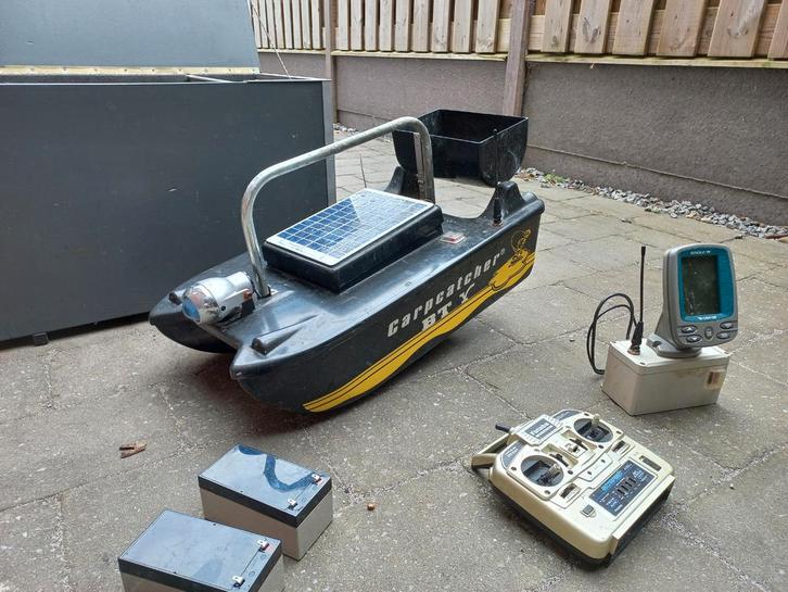 Te koop voerboot carpcatcher BT V van Tonny Schrijver, Watersport en Boten, Hengelsport | Karpervissen, Zo goed als nieuw, Overige typen