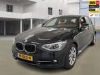 BMW 1-serie 116i Upgrade Edition / NL PRIJS 6499, Auto's, 1-Serie, Gebruikt, 4 cilinders, Zwart