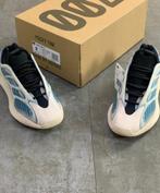Yeezy Boost 700 Kyanite | Alle Maten Beschikbaar, Kleding | Heren, Schoenen, Ophalen of Verzenden, Nieuw