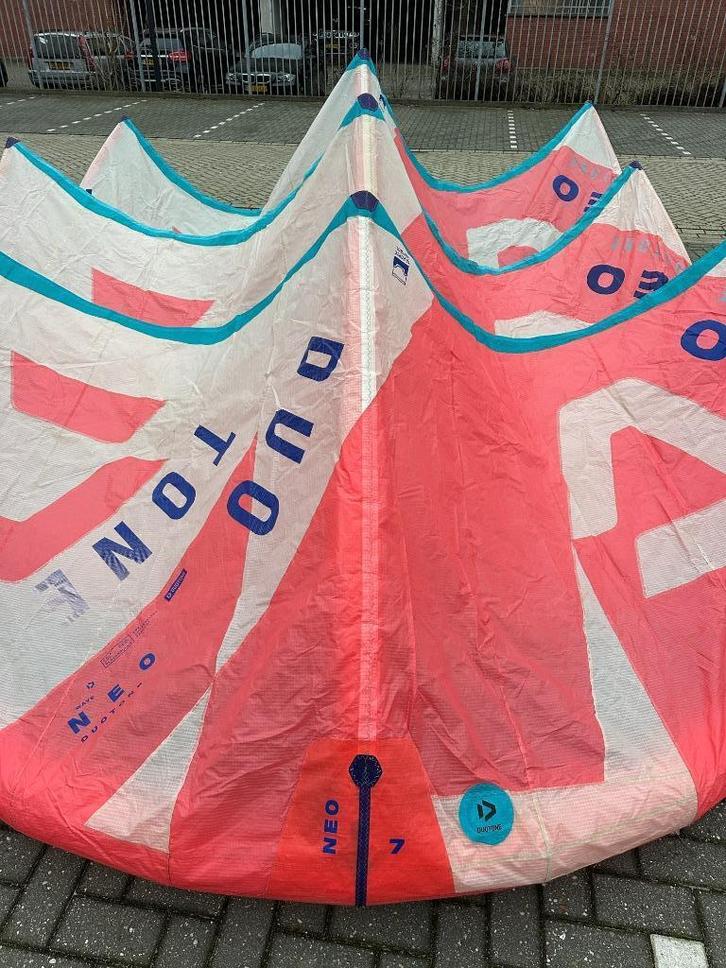 Duotone Neo (SLS) 7m 9m 10m, Watersport en Boten, Kitesurfen, Gebruikt, Kite, 9 m², Twintip, Verzenden