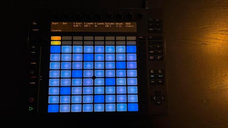 Ableton Push inclusief Deck Saver (stofkap) + Alesis Q49, Muziek en Instrumenten, Midi-apparatuur, Gebruikt, Ophalen of Verzenden