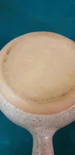 aardewerk steelpan met schenktuit, Huis en Inrichting, Keuken | Potten en Pannen, Ophalen of Verzenden