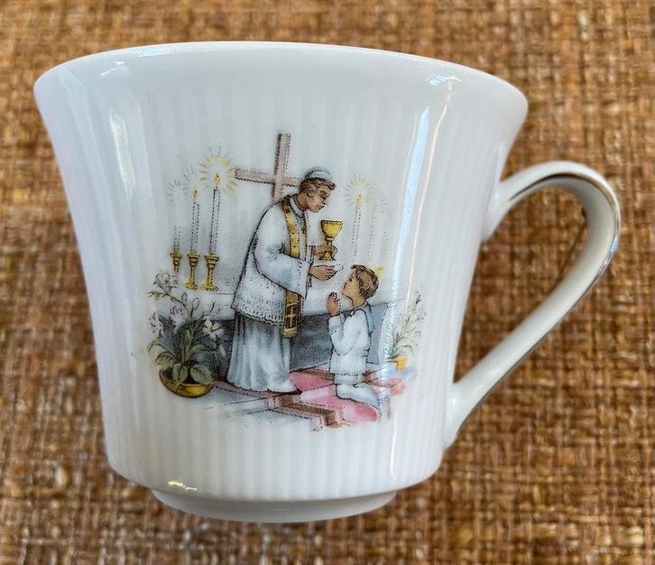 Goed bewaard gebleven porcelijnen 1e heilige communie set., Verzamelen, Religie, Christendom | Katholiek, Ophalen of Verzenden