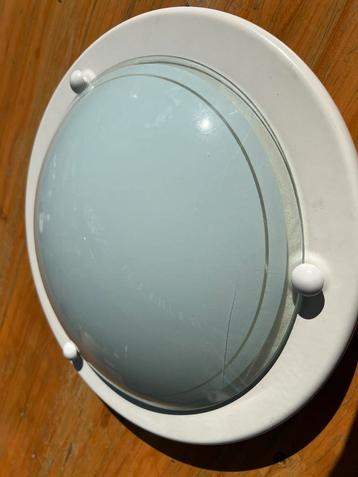 Plafondiere lamp  beschikbaar voor biedingen