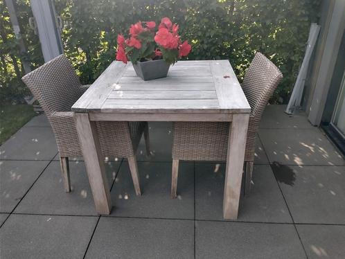 Tafel en 2 stoelen met kussens, Tuin en Terras, Tuintafels, Gebruikt, Vierkant, Wicker, Ophalen