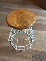 Leuk vintage krukje, Huis en Inrichting, Krukjes, Ophalen of Verzenden, Zo goed als nieuw, Hout