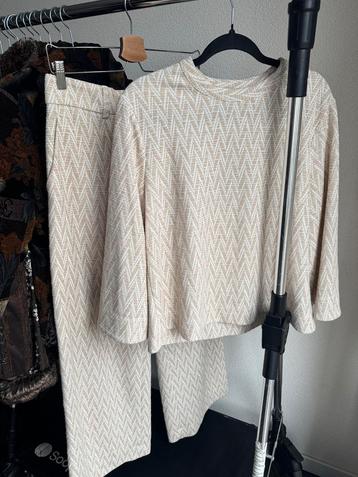 Vanilia beige bijpassende co-ord tweedelige set beschikbaar voor biedingen