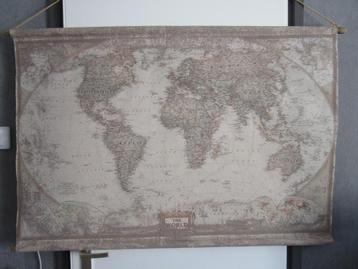 Vintage wereldkaart op doek. beschikbaar voor biedingen
