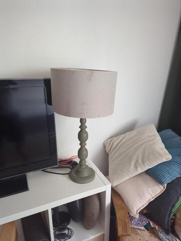 Tafellamp met stoffen kap beschikbaar voor biedingen