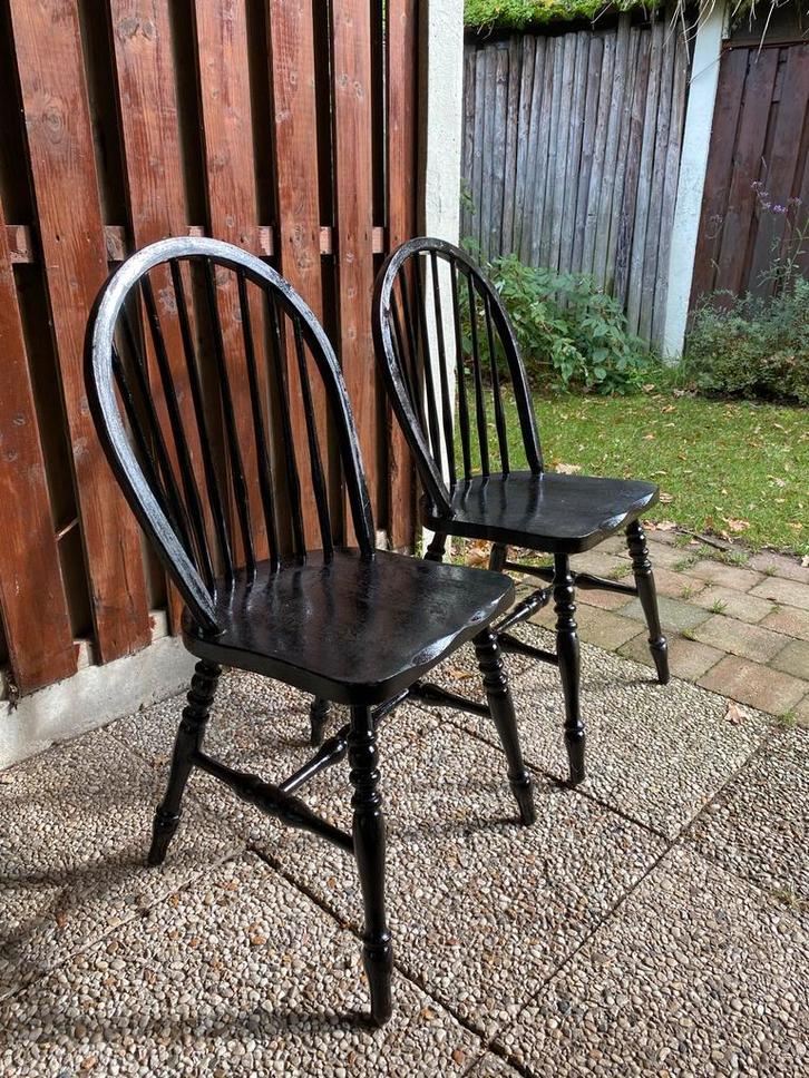 2 Zwarte Windsor Stoelen - Eikenhout, Huis en Inrichting, Stoelen, Gebruikt, Twee, Hout, Zwart, Ophalen