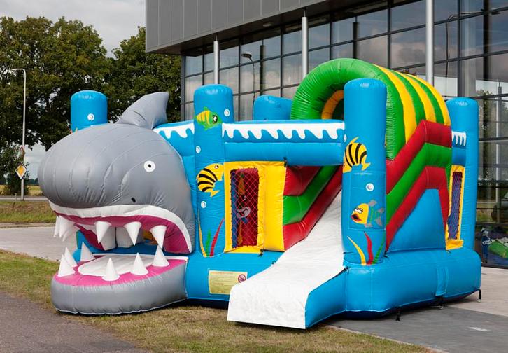 Multiplay haai springkussen, Hobby en Vrije tijd, Feestartikelen | Verhuur, Zo goed als nieuw, Overige, Ophalen of Verzenden