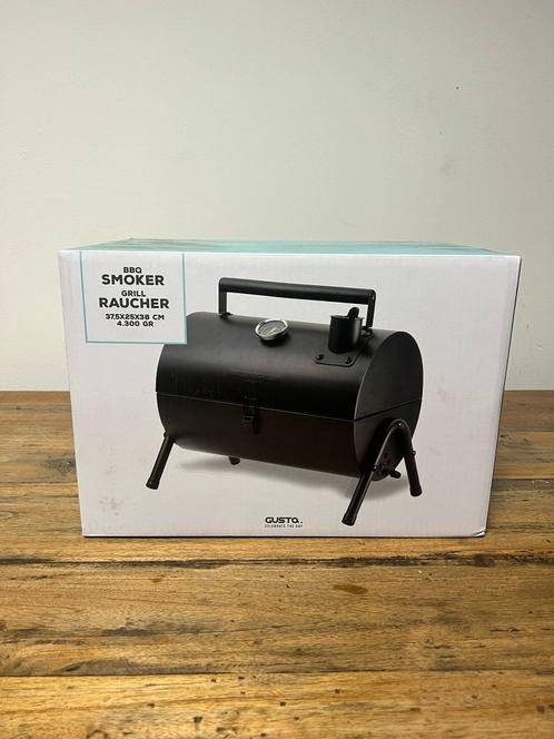 Gusta BBQ grill smoker | roker zwart, Tuin en Terras, Houtskoolbarbecues, Nieuw, Ophalen of Verzenden