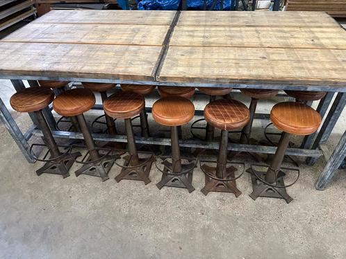 3 Hoge tafels met 19 barkrukken / kantine tafels, Huis en Inrichting, Barkrukken, Hout, Leer, Metaal, 5 krukken of meer, Met voetsteun