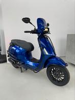 Vespa sprint custom CANDY BLUE 45KM, Fietsen en Brommers, Ophalen of Verzenden, Zo goed als nieuw