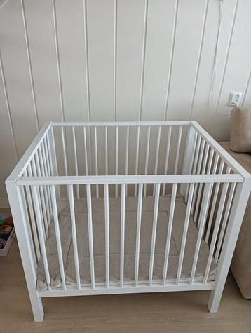 Europe Baby box + boxmatras + boxkleed beschikbaar voor biedingen