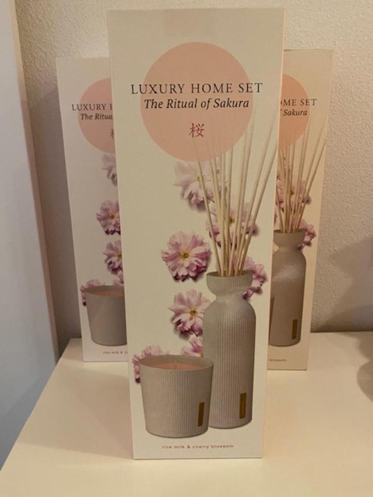 Nieuw Rituals Sakura giftset kaars met geurstokjes, Huis en Inrichting, Woonaccessoires | Kandelaars en Kaarsen, Nieuw, Minder dan 25 cm